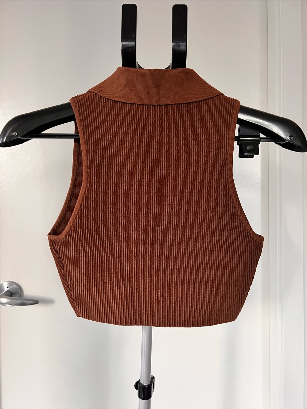 Babaton Rust Brown Ribbed Collared V-Neck Tank - Picture 3 of 6